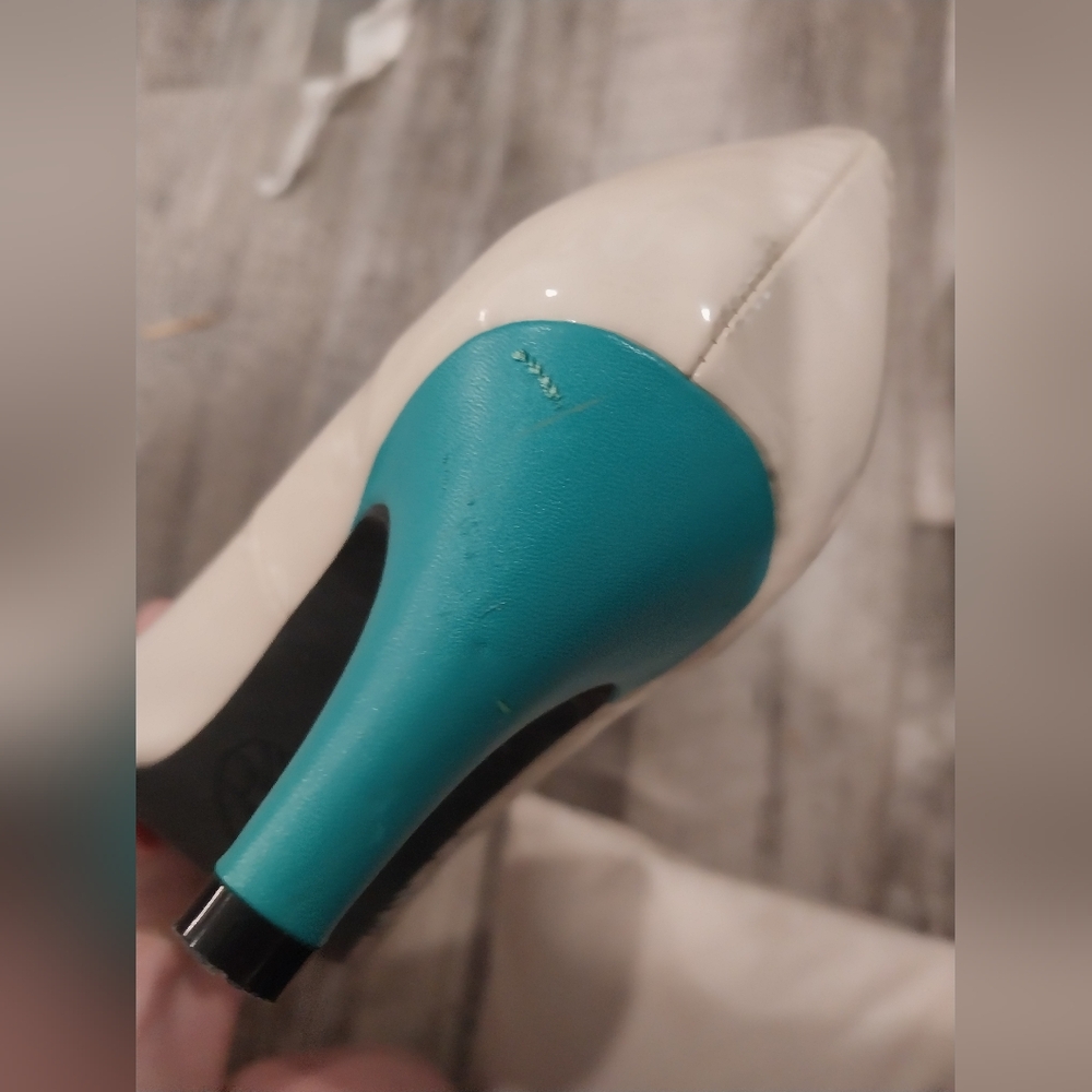 TUK heels - Picture 4 of 5